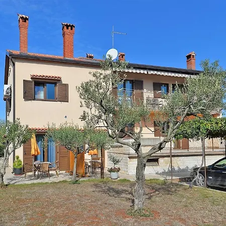 Fuer 4 Personen Ca 50 Qm In Rovinj, Istrien Istrische Riviera Apartment *